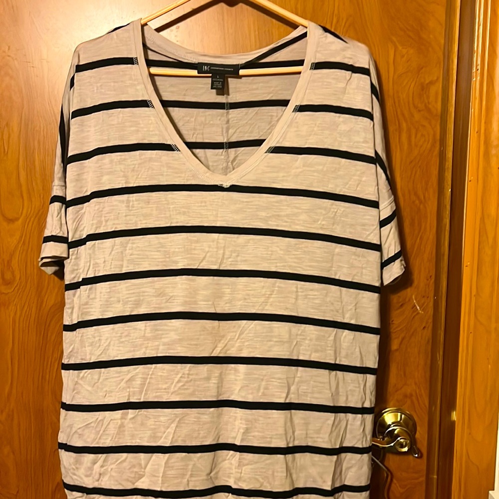 V-neck tan with black stripes large T-shirt from international concepts